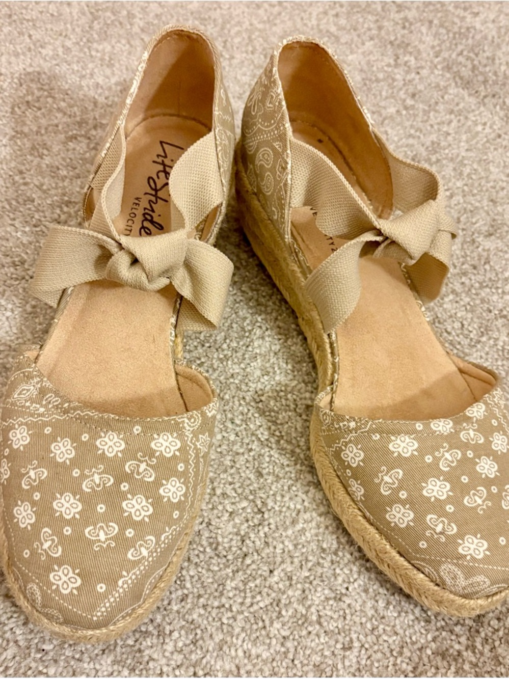 LifeStride Brand New Tan Espadrille Wedge with Bow. So Pretty!